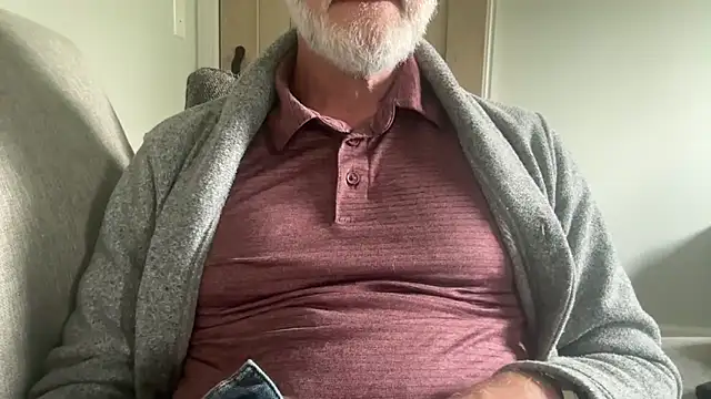 Snapshot of braselton06 chatting on 10/15/25, 02:50 braselton06 online show from 10/15/25, 02:50