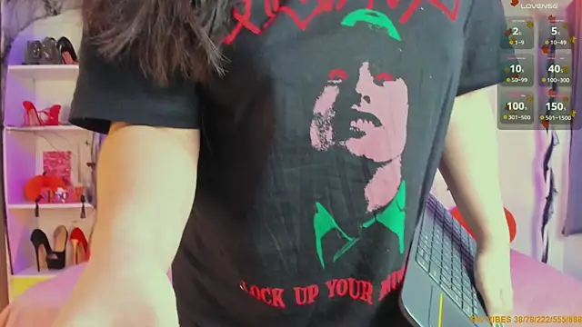 Snapshot of naughty_fun_room chatting on 10/15/25, 10:10 naughty fun room online show from 10/15/25, 10:10