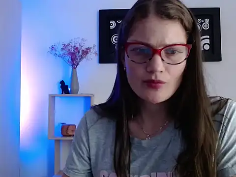 Snapshot of Camila-ventura chatting on 10/23/25, 02:49 Camila-ventura online show from 10/23/25, 02:49