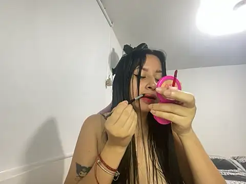 lucy grey25 online show from 10/31/25, 03:24