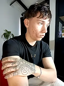 Logan sixxer online show from 09/13/25, 05:24