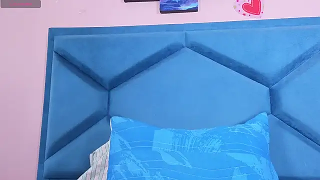 BellaaRossy online show from 05/27/26, 01:57