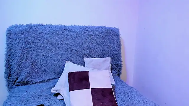 Snapshot of _viollette_ chatting on 12/05/25, 12:41 viollette online show from 12/05/25, 12:41