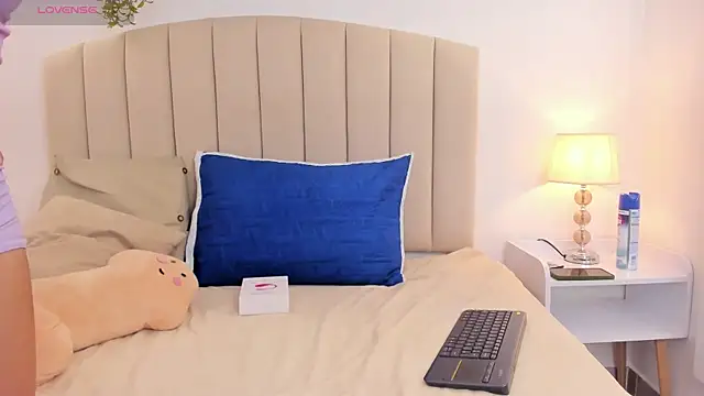 Snapshot of Rachel_Donnelly chatting on 11/07/25, 04:34 Rachel Donnelly online show from 11/07/25, 04:34