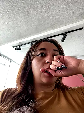 Snapshot of LuPink_ chatting on 10/10/25, 07:57 LuPink  online show from 10/10/25, 07:57