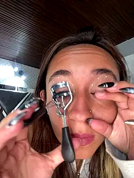 Snapshot of LuPink_ chatting on 10/16/25, 08:43 LuPink  online show from 10/16/25, 08:43