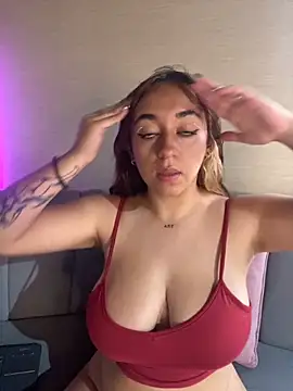 Snapshot of LuPink_ chatting on 10/17/25, 08:22 LuPink  online show from 10/17/25, 08:22