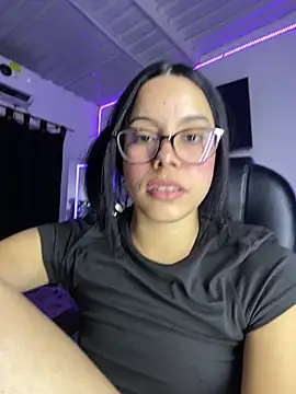 Snapshot of lesly_cutee chatting on 04/14/26, 03:34 lesly cutee online show from 04/14/26, 03:34