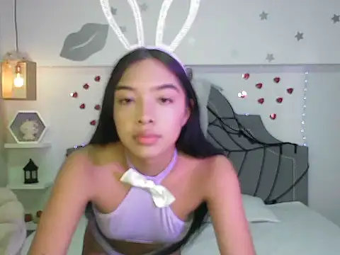 pocahontamoon online show from 10/31/25, 01:23