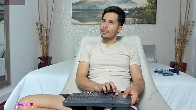 loghan fox online show from 10/02/25, 03:02