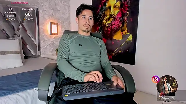 loghan fox online show from 10/14/25, 03:40