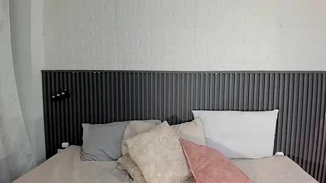 Violet Fowler online show from 09/09/25, 01:16