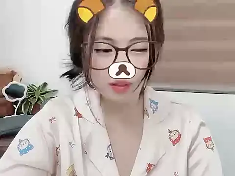 Snapshot of Amelia-babee chatting on 09/13/25, 05:13 Amelia-babee online show from 09/13/25, 05:13