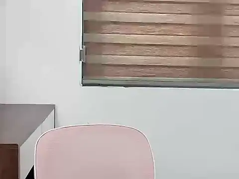 Snapshot of Amelia-babee chatting on 09/27/25, 04:17 Amelia-babee online show from 09/27/25, 04:17