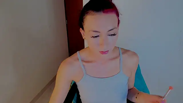 Snapshot of Madison_charlotte chatting on 10/31/25, 06:47 Madison charlotte online show from 10/31/25, 06:47