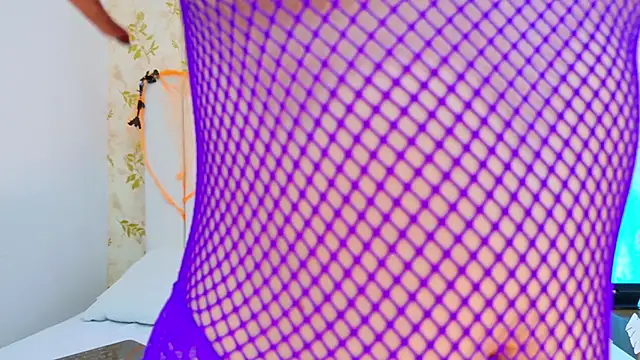 Snapshot of AmbherBlake chatting on 10/31/25, 03:18 AmbherBlake online show from 10/31/25, 03:18