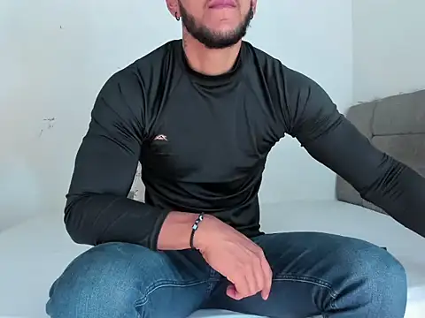 Snapshot of Edy_coltt chatting on 09/18/25, 01:57 Edy coltt online show from 09/18/25, 01:57