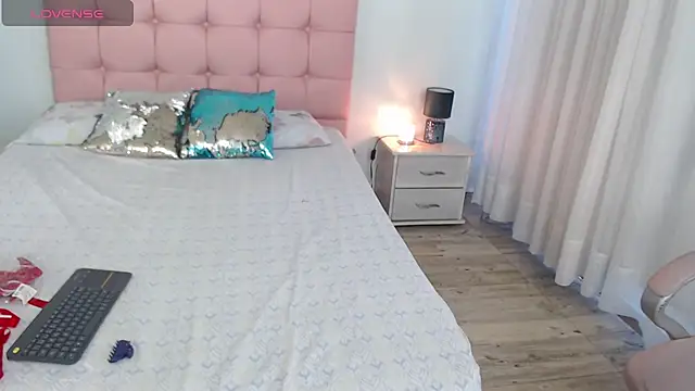 MELANISHAW online show from 09/11/25, 02:17