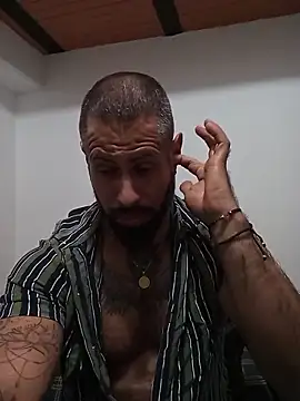 Snapshot of Matheus_Blaze chatting on 10/21/25, 12:28 Matheus Blaze online show from 10/21/25, 12:28