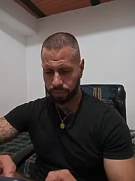 Snapshot of Matheus_Blaze chatting on 10/27/25, 02:15 Matheus Blaze online show from 10/27/25, 02:15