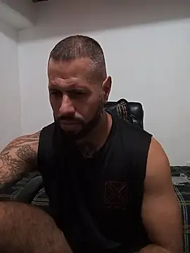 Snapshot of Matheus_Blaze chatting on 10/27/25, 02:21 Matheus Blaze online show from 10/27/25, 02:21