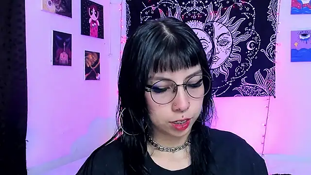 Snapshot of Rose_72 chatting on 02/03/26, 08:25 Rose 72 online show from 02/03/26, 08:25
