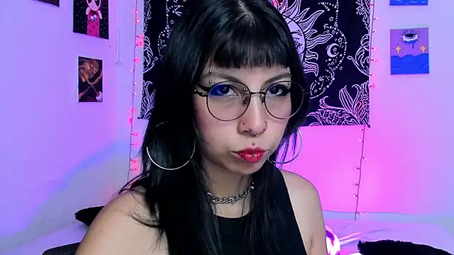 Snapshot of Rose_72 chatting on 02/04/26, 07:31 Rose 72 online show from 02/04/26, 07:31