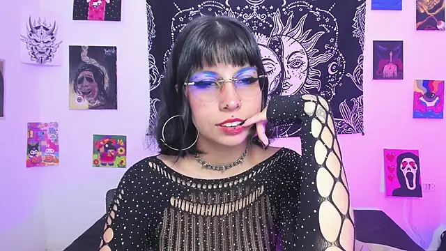 Snapshot of Rose_72 chatting on 04/16/26, 09:39 Rose 72 online show from 04/16/26, 09:39
