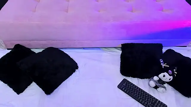 Snapshot of Rose_72 chatting on 06/08/26, 01:28 Rose 72 online show from 06/08/26, 01:28
