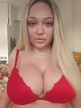 Snapshot of misstitmouseofficial chatting on 10/18/25, 12:50 misstitmouseofficial online show from 10/18/25, 12:50