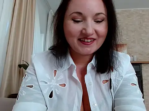 Snapshot of EliseBliss69 chatting on 09/18/25, 10:28 EliseBliss69 online show from 09/18/25, 10:28