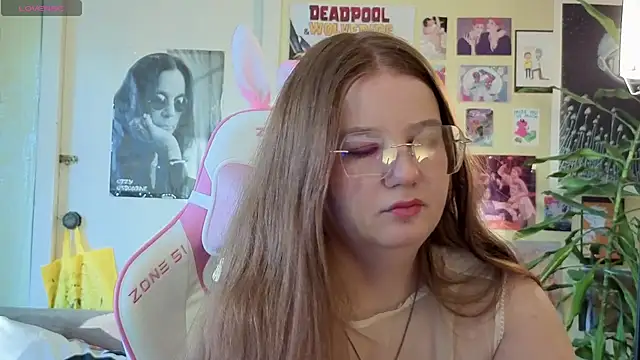 Sienna-Cow online show from 10/19/25, 12:28