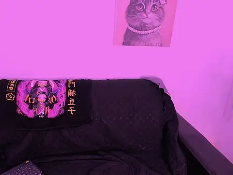 Snapshot of nahomy_ryans chatting on 11/24/25, 10:42 nahomy ryans online show from 11/24/25, 10:42