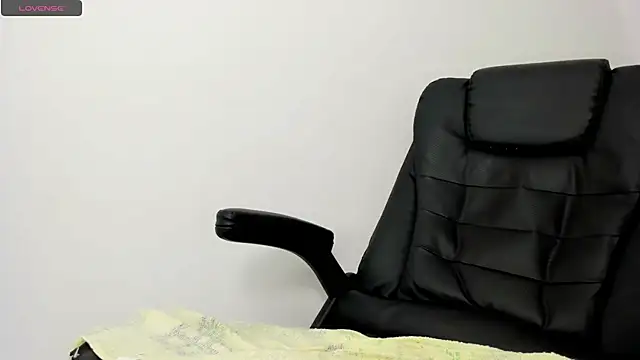 Snapshot of SweetCata_ts chatting on 12/13/25, 10:48 SweetCata ts online show from 12/13/25, 10:48