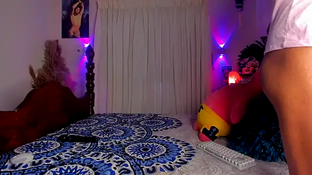 Snapshot of beauty_doll1 chatting on 09/18/25, 03:36 beauty doll1 online show from 09/18/25, 03:36