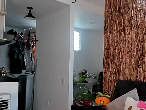 Snapshot of lia_rip01 chatting on 10/27/25, 07:40 lia rip01 online show from 10/27/25, 07:40