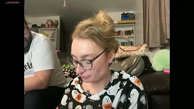 Snapshot of harleyblair chatting on 12/17/25, 11:11 harleyblair online show from 12/17/25, 11:11