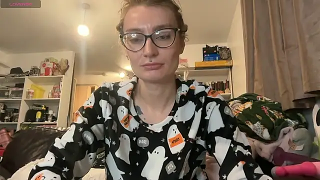Snapshot of harleyblair chatting on 12/22/25, 11:13 harleyblair online show from 12/22/25, 11:13