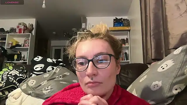 Snapshot of harleyblair chatting on 01/06/26, 11:07 harleyblair online show from 01/06/26, 11:07