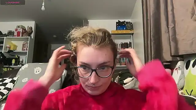 Snapshot of harleyblair chatting on 01/08/26, 10:45 harleyblair online show from 01/08/26, 10:45