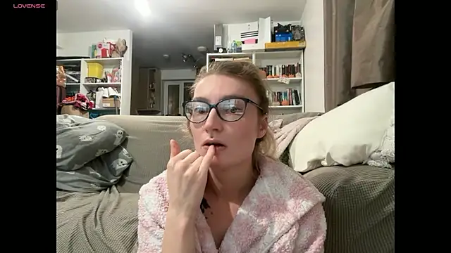 Snapshot of harleyblair chatting on 02/11/26, 11:10 harleyblair online show from 02/11/26, 11:10