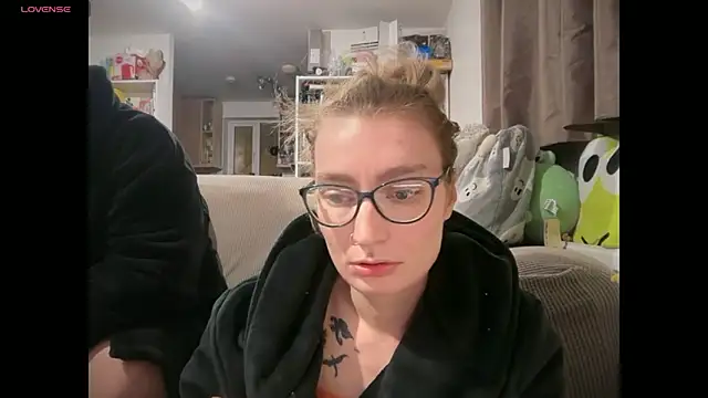 Snapshot of harleyblair chatting on 02/23/26, 11:02 harleyblair online show from 02/23/26, 11:02
