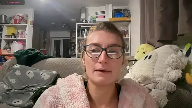 Snapshot of harleyblair chatting on 03/10/26, 11:10 harleyblair online show from 03/10/26, 11:10