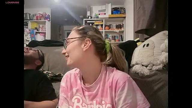 Snapshot of harleyblair chatting on 03/31/26, 10:10 harleyblair online show from 03/31/26, 10:10