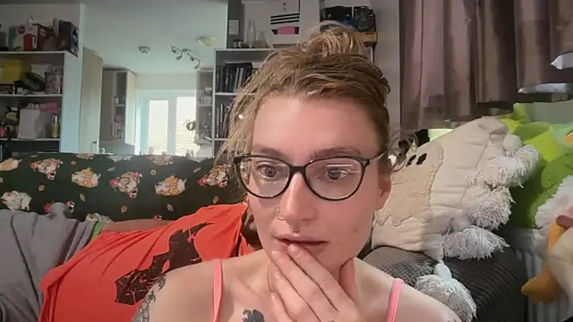 Snapshot of harleyblair chatting on 06/07/26, 06:33 harleyblair online show from 06/07/26, 06:33