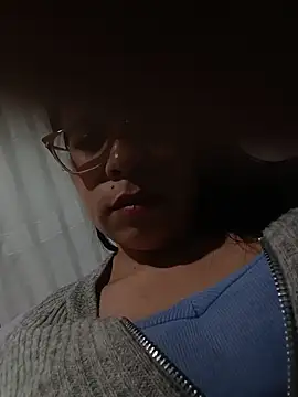 Snapshot of JenniferLegs chatting on 10/29/25, 01:30 JenniferLegs online show from 10/29/25, 01:30