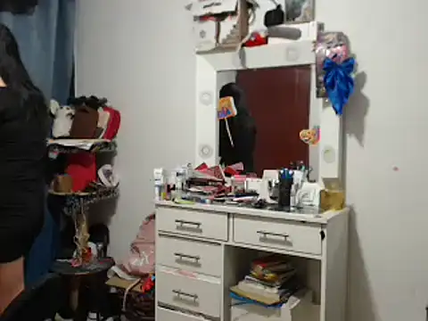 annie clark2 online show from 12/12/24, 01:10