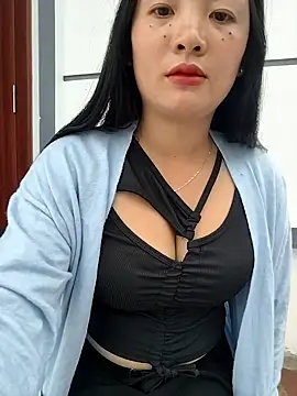 Snapshot of asian_2k chatting on 10/24/25, 11:56 asian 2k online show from 10/24/25, 11:56