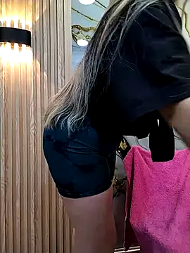  ManuVeelez online show from 10/15/25, 04:01