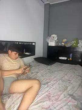 Kailertwink online show from 11/20/25, 04:34